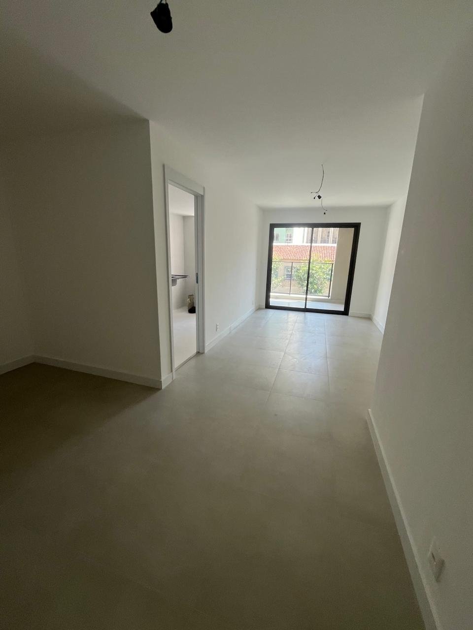 01 (13) EXCELENTE APARTAMENTO DE FRENTE, LOCALIZADO EM PRÉDIO NOVO EM BOTAFOGO