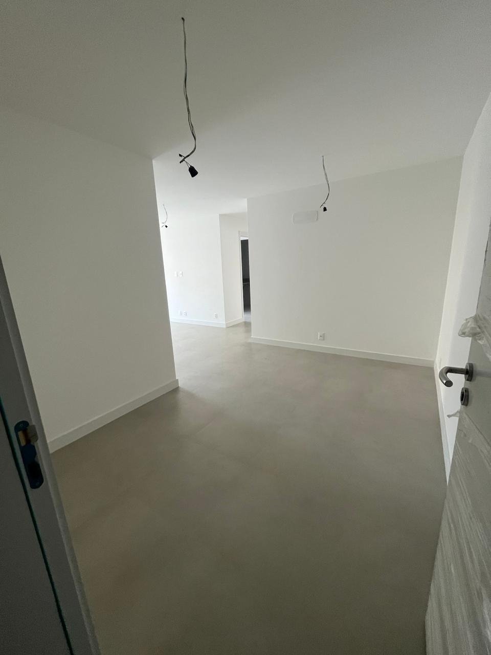 01 (14) EXCELENTE APARTAMENTO DE FRENTE, LOCALIZADO EM PRÉDIO NOVO EM BOTAFOGO