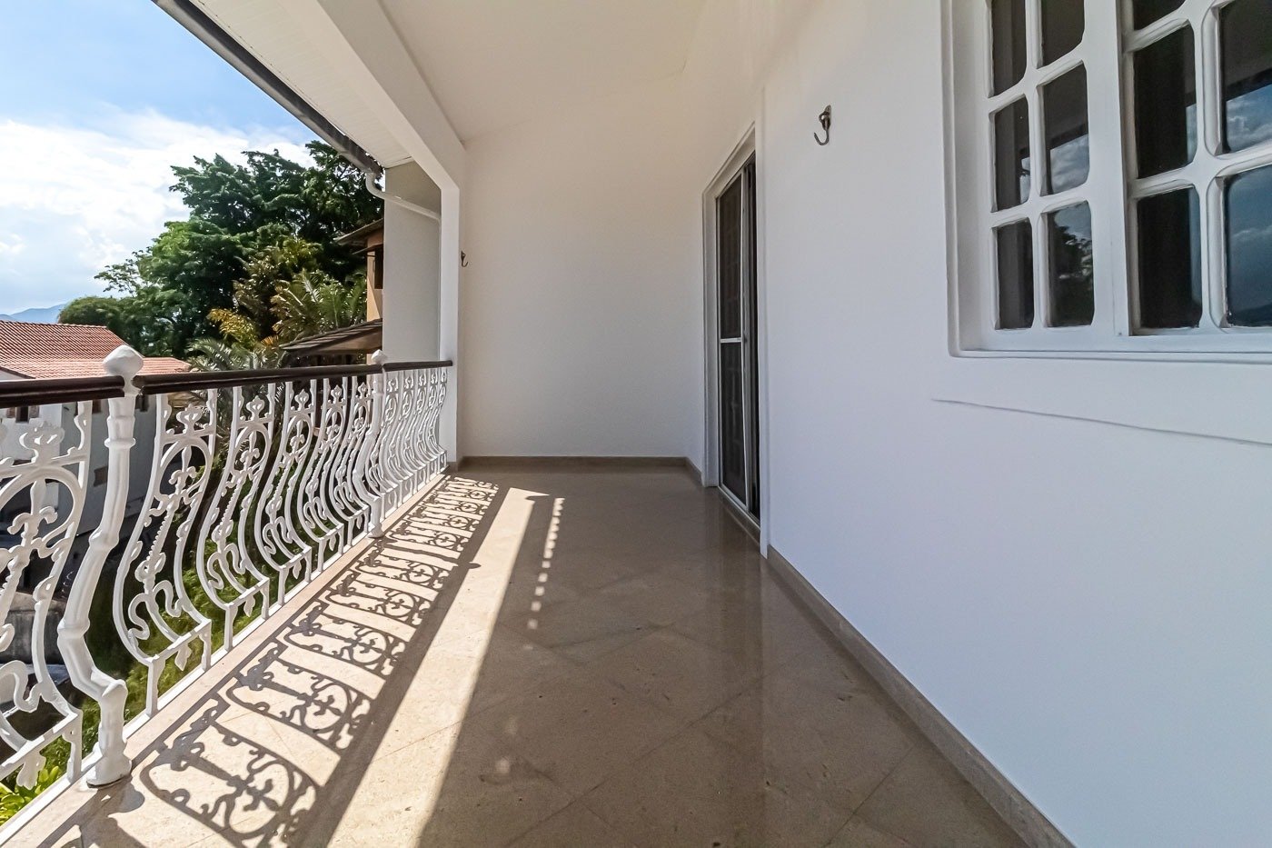 01 (5) CASA AMPLA EM CONDOMÍNIO EM JACAREPAGUÁ, ESPAÇO, PRIVACIDADE E MUITO CONFORTO.