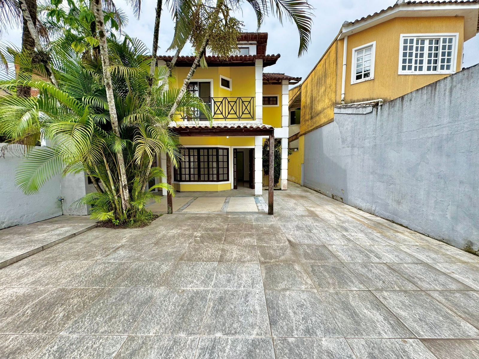 01 Casa CASA DUPLEX EM CONDOMÍNIO NO BAIRRO VARGEM GRANDE