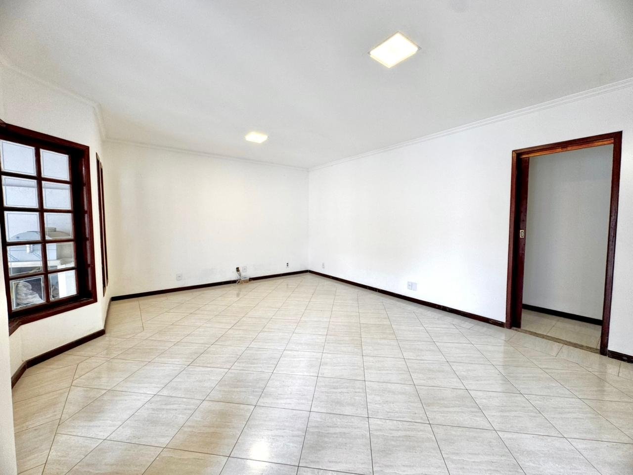 04 Sala CASA DUPLEX EM CONDOMÍNIO NO BAIRRO VARGEM GRANDE