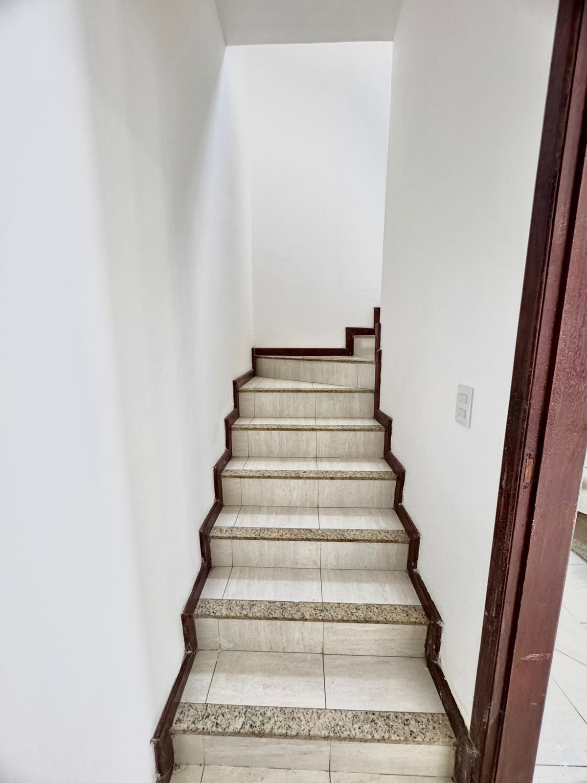 18 Escada Acesso 2 Andar CASA DUPLEX EM CONDOMÍNIO NO BAIRRO VARGEM GRANDE