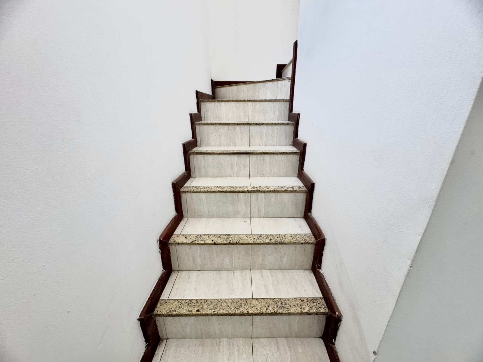 19 Escada Acesso 2 Andar CASA DUPLEX EM CONDOMÍNIO NO BAIRRO VARGEM GRANDE