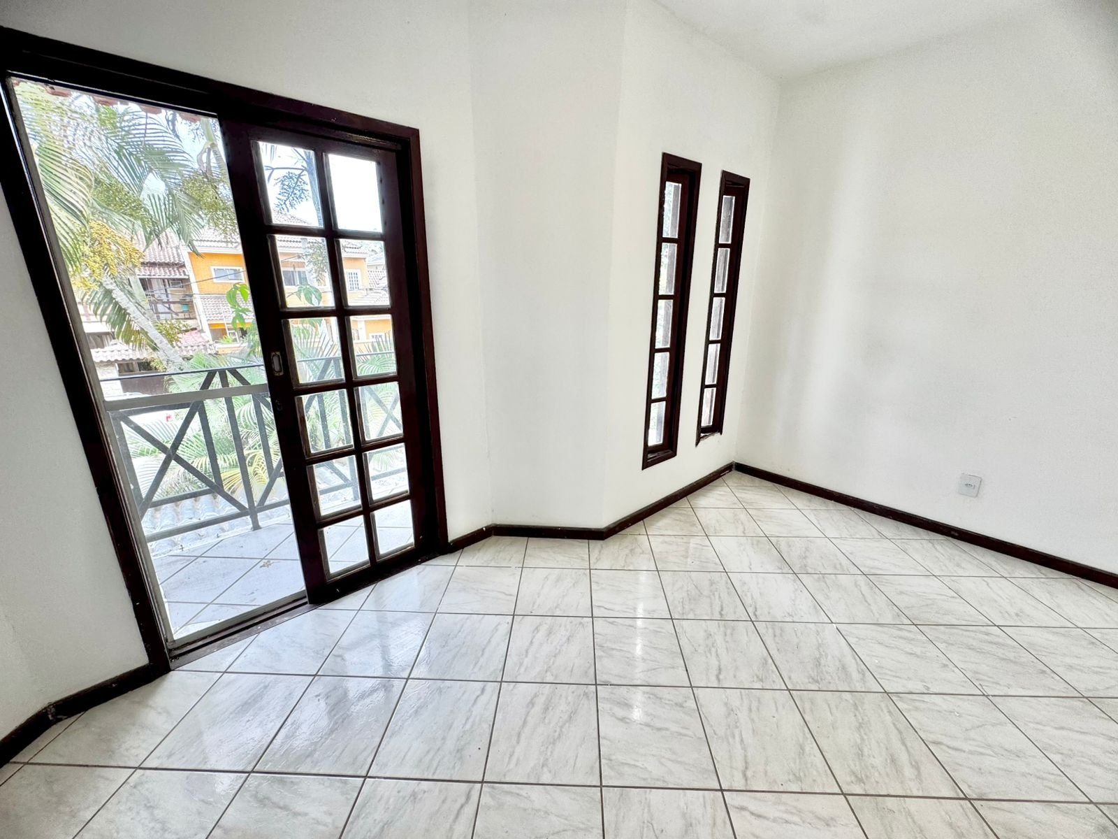 28 3 Quarto 2 Andar CASA DUPLEX EM CONDOMÍNIO NO BAIRRO VARGEM GRANDE