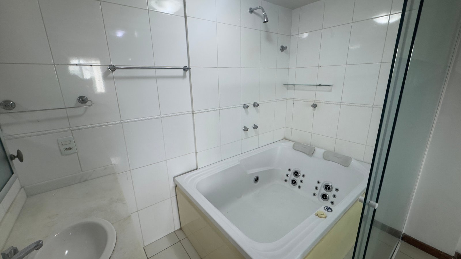 33590028-50C7-4AA8-AA9F-FCA72CBBF975_1_201_a COBERTURA DUPLEX DE 208 M² NA TIJUCA 3 QUARTOS (1SUITE) PISCINA E 2 VAGAS