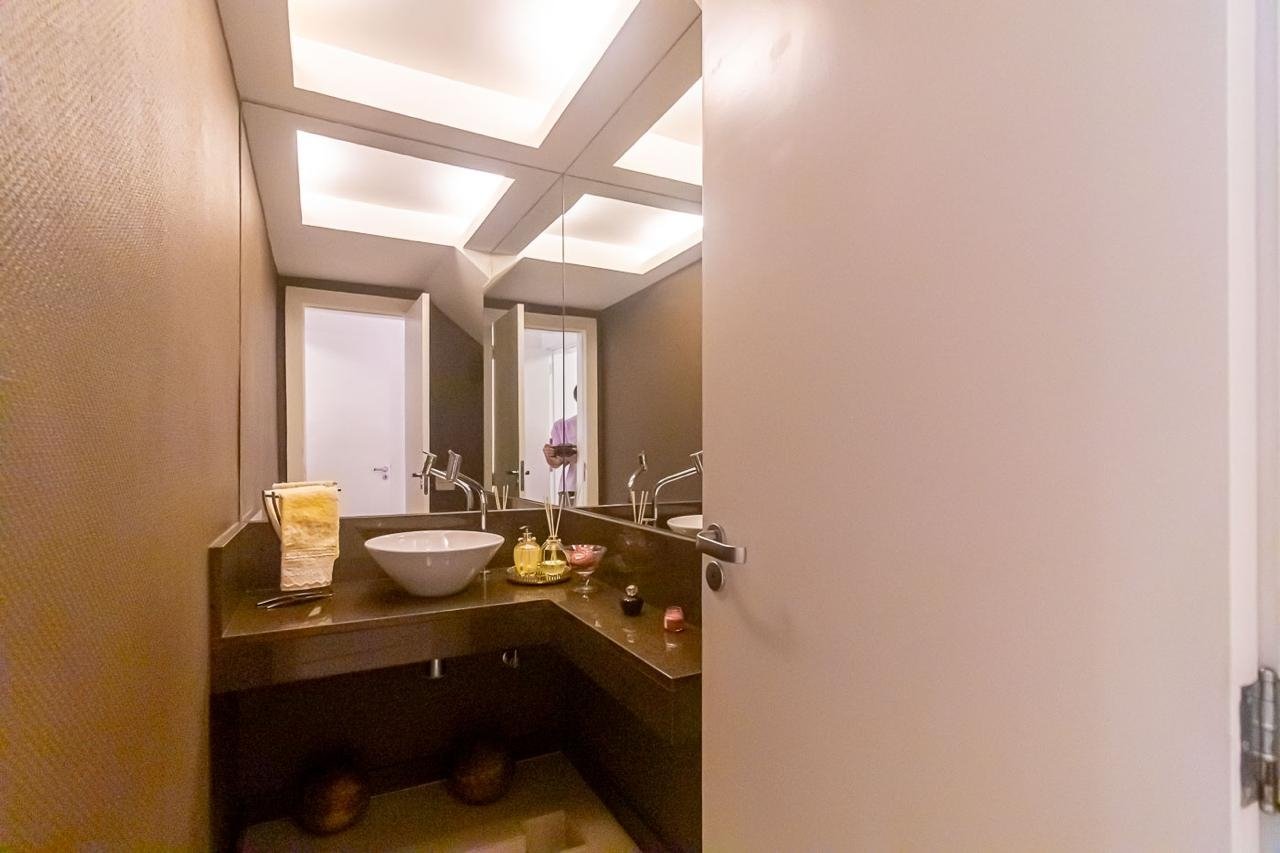 APARTAMENTO DUPLEX COM MAIS DE 155 M² EM COPACANA PRONTO PARA MORAR