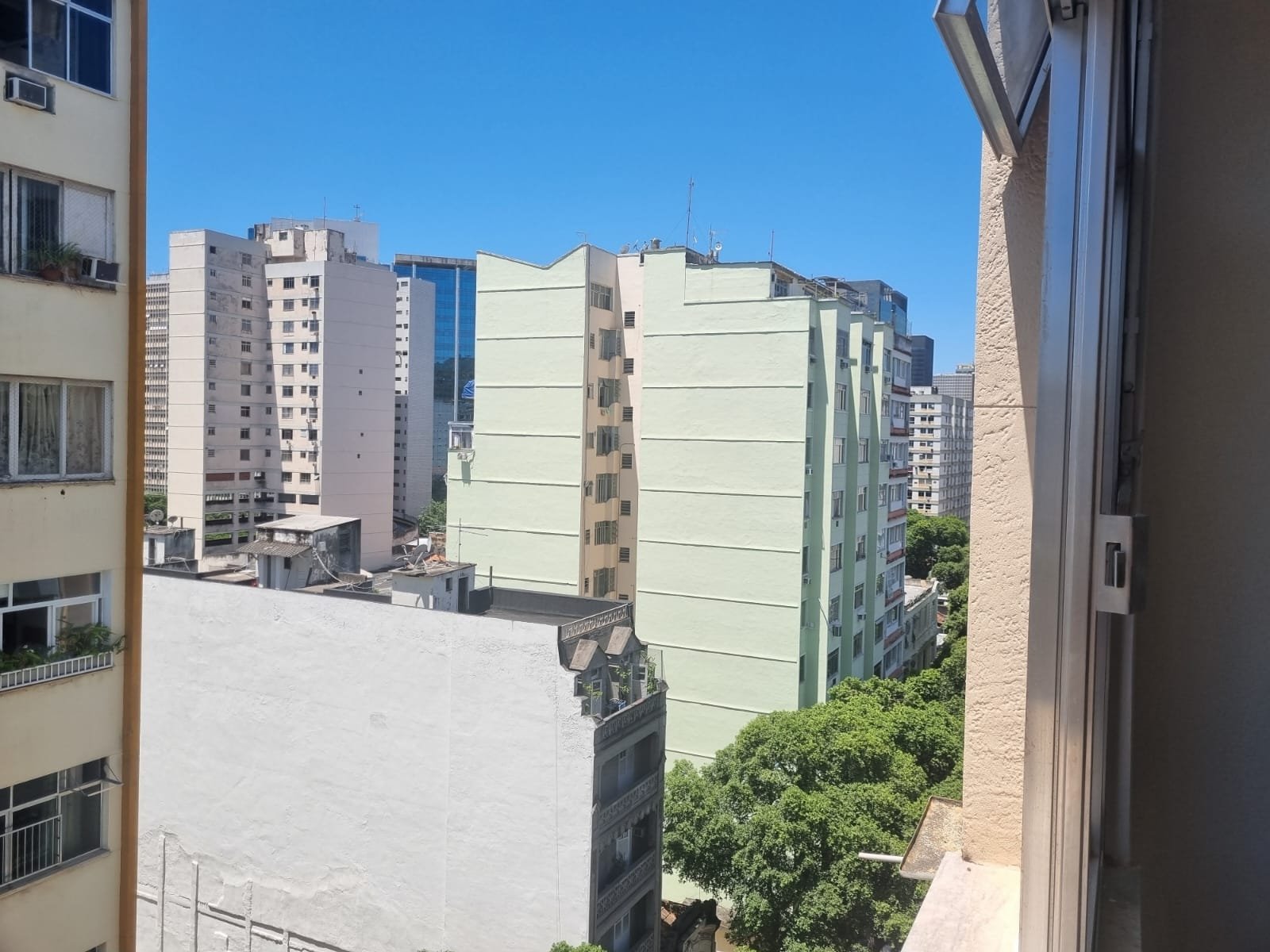WhatsApp Image 2025-11-21 at 19.53.15 (2) STUDIO REFORMADO NO CENTRO DO RIO- CONFORTO E PRATICIDADE PERTO DE TUDO!