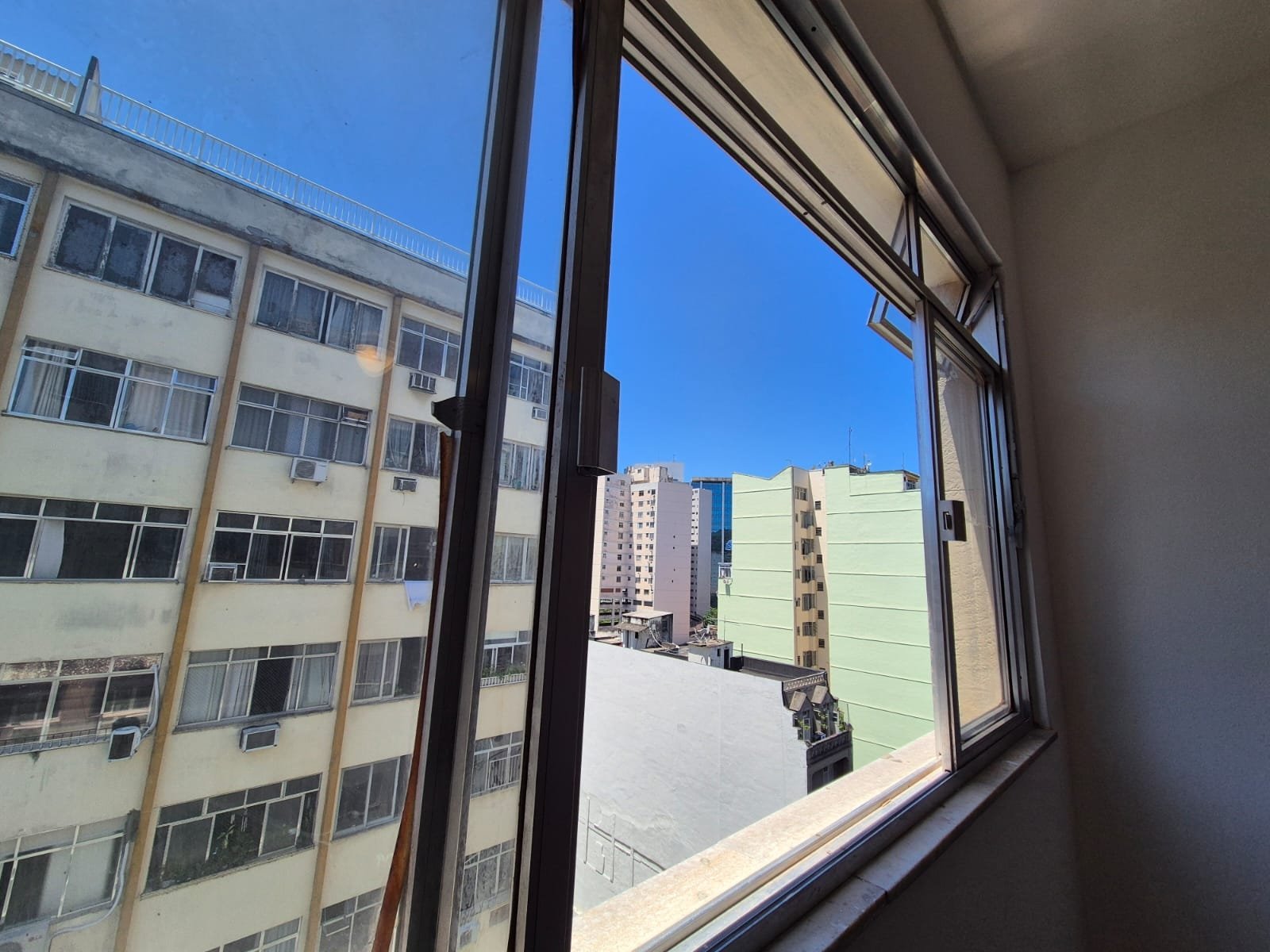 WhatsApp Image 2025-11-21 at 19.53.19 (3) STUDIO REFORMADO NO CENTRO DO RIO- CONFORTO E PRATICIDADE PERTO DE TUDO!