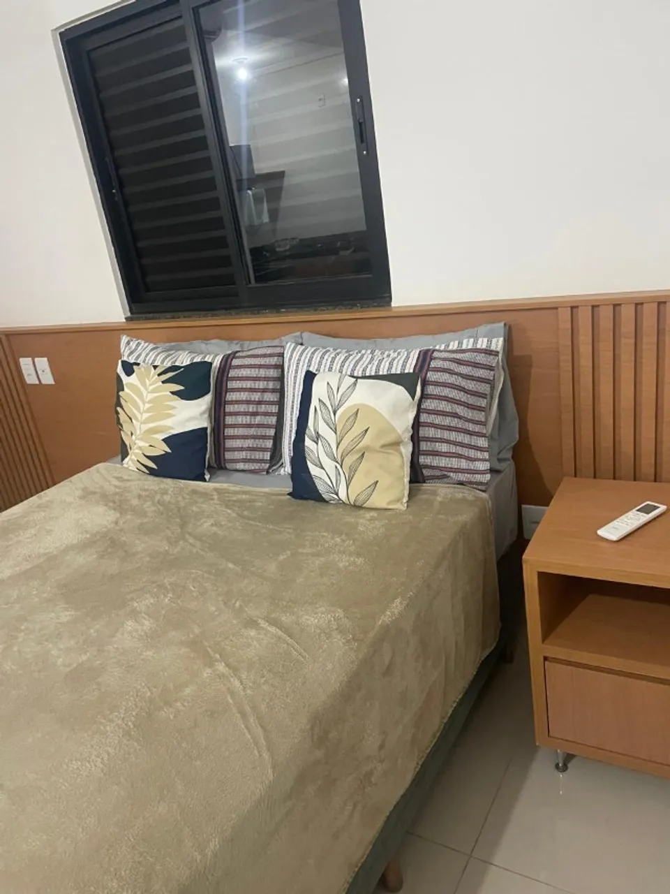 FOTO QUARTO JANELA LINDO STUDIO TOTALMENTE MOBILIADO PARA ALUGAR NO CENTRO DO RIO