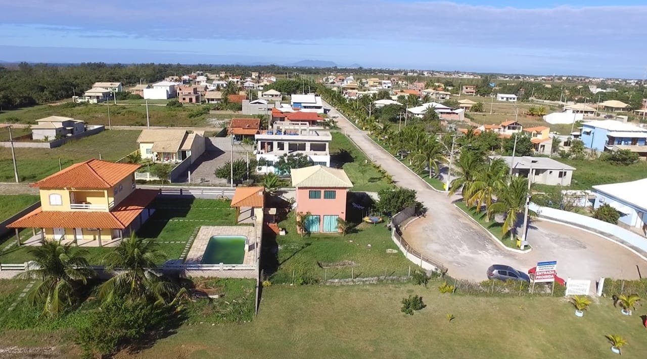 USAR VISAO GERAL TERRENO PERFEITO ARRAIAL DO CABO EM CONDOMÍNIO DE FRENTE PARA LAGOA