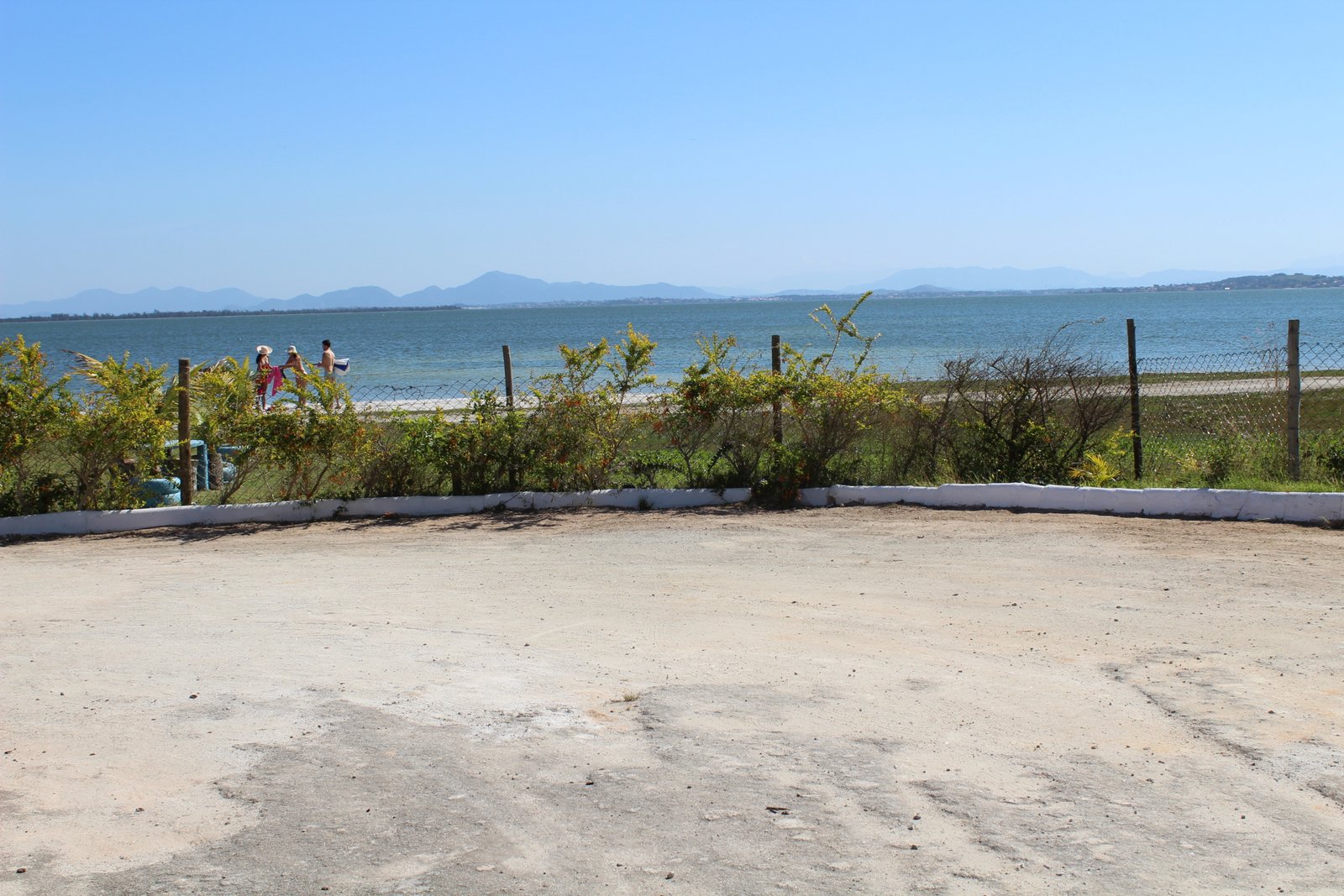 VISÃO LAGOA TERRENO PERFEITO ARRAIAL DO CABO EM CONDOMÍNIO DE FRENTE PARA LAGOA