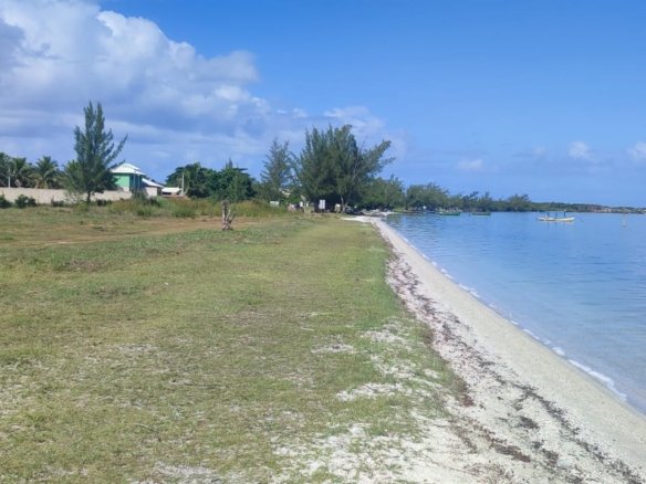 TERRENO PERFEITO ARRAIAL DO CABO  EM CONDOMÍNIO DE FRENTE PARA LAGOA