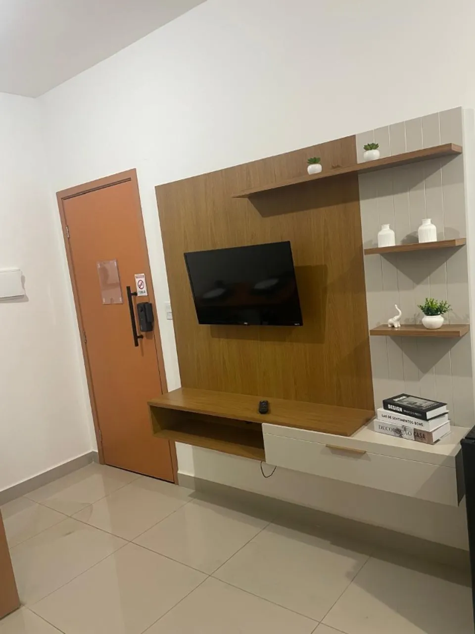 sala televisão LINDO STUDIO TOTALMENTE MOBILIADO PARA ALUGAR NO CENTRO DO RIO